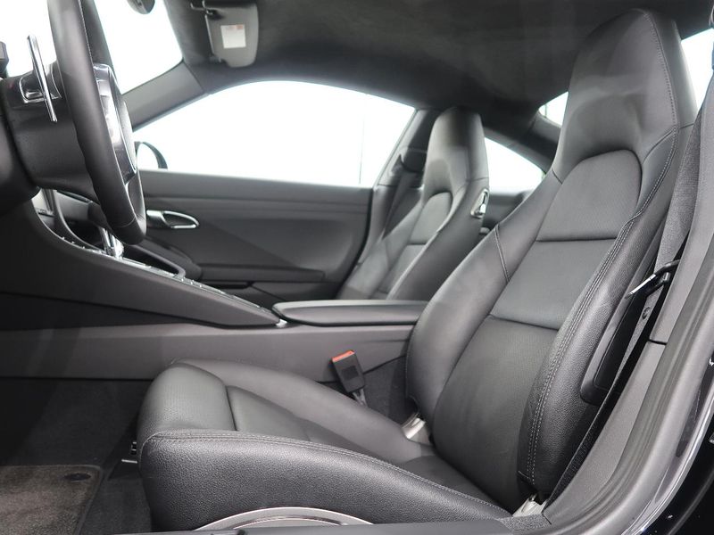 2012 Porsche 911 ABA-991MA103 (UW-6a4b1e48d59c9)[24]