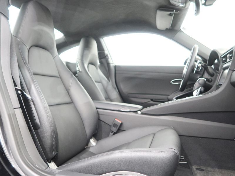 2012 Porsche 911 ABA-991MA103 (UW-6a4b1e48d59c9)[25]
