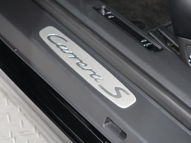 2012 Porsche 911 ABA-991MA103 (UW-6a4b1e48d59c9)[21]