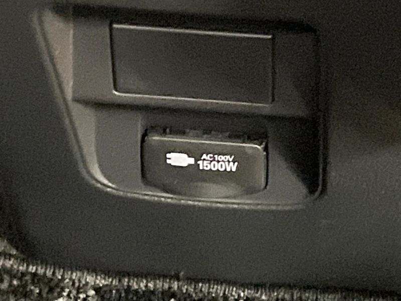 2023 Toyota Noah 6AA-ZWR90W (UW-6a4b1e9c1eb81)[24]