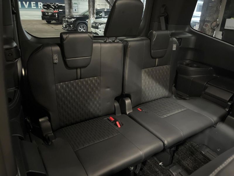 2023 Toyota Noah 6AA-ZWR90W (UW-6a4b1e9c1eb81)[20]