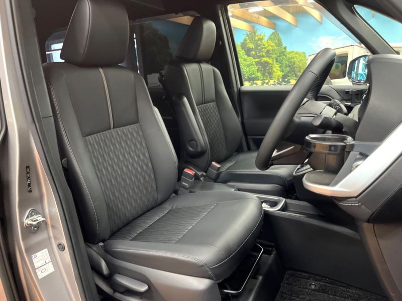 2023 Toyota Noah 6AA-ZWR90W (UW-6a4b1e9c1eb81)[17]