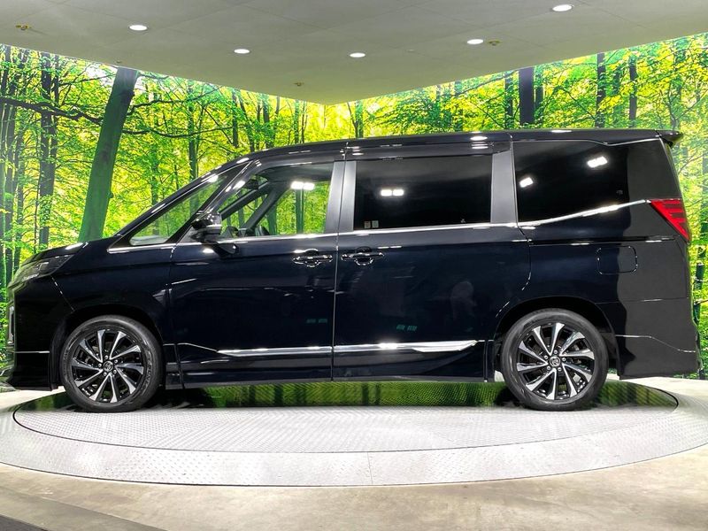 2023 Toyota Noah 6AA-ZWR90W (UW-6a4b1e9e525b2)[5]