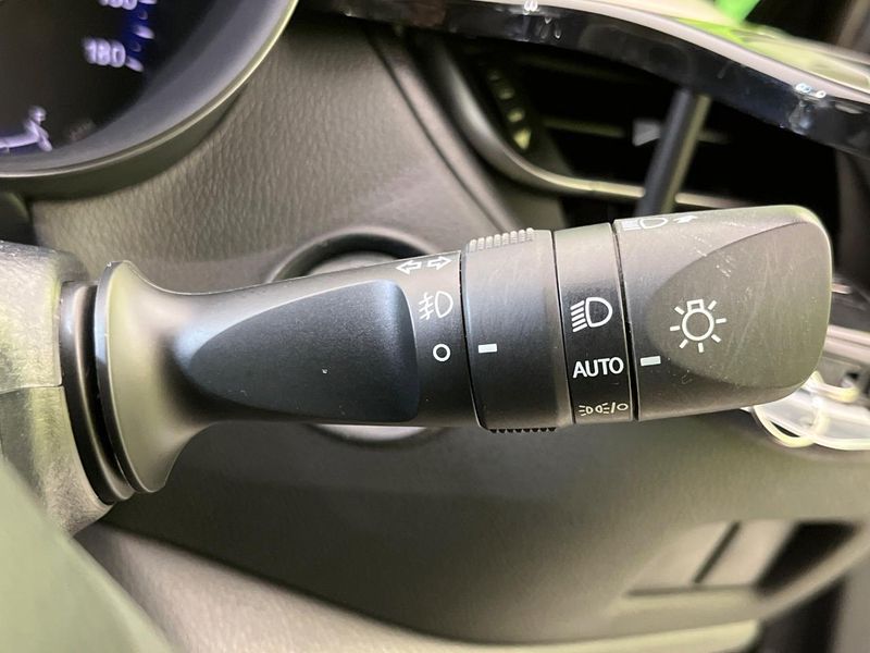 2020 Toyota C-HR 6AA-ZYX11 (UW-6a4b1eae94474)[20]
