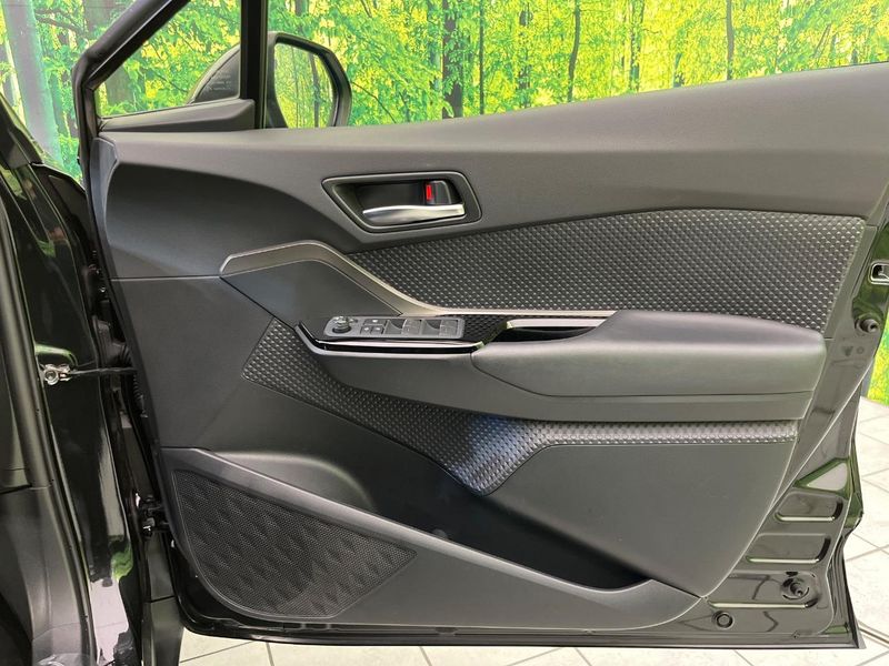2020 Toyota C-HR 6AA-ZYX11 (UW-6a4b1eae94474)[4]