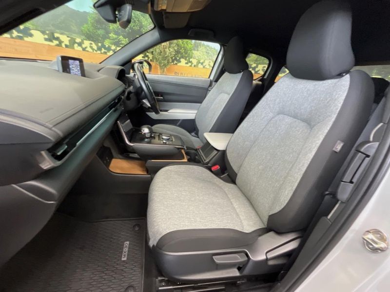 2021 Mazda MX-30 5AA-DREJ3P (UW-6a4c6d4e19c48)[15]