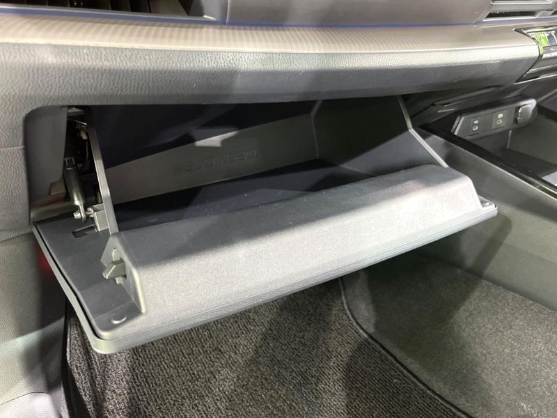 2023 Toyota Prius 6AA-MXWH60 (UW-6a4c6f6ab0b24)[4]