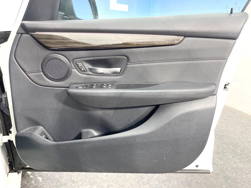 2015 BMW 2 Series LDA-2C20 (UW-6a4c7015aced6)[23]