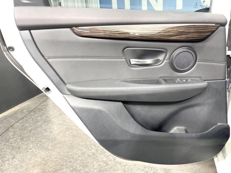 2015 BMW 2 Series LDA-2C20 (UW-6a4c7015aced6)[13]