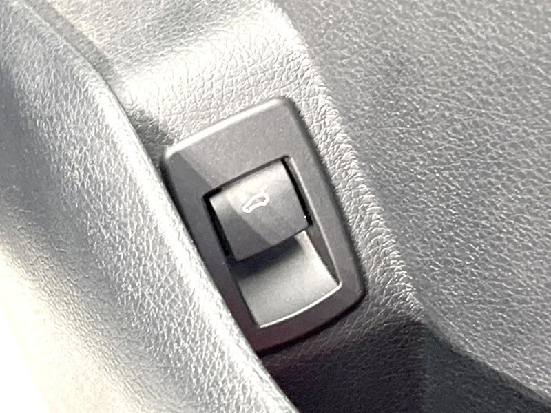 2015 BMW 2 Series LDA-2C20 (UW-6a4c7015aced6)[27]