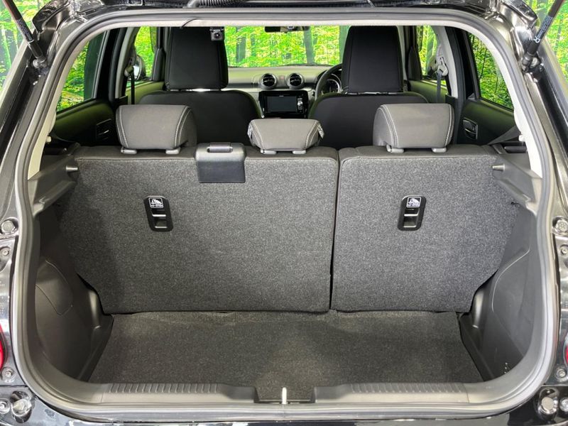 2017 Suzuki Swift DBA-ZC83S (UW-6a4c7036d0a90)[13]