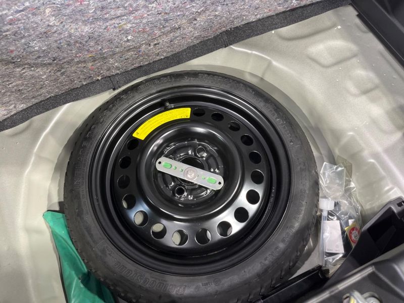 2017 Suzuki Swift DBA-ZC83S (UW-6a4c7036d0a90)[16]