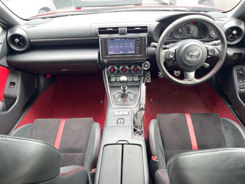 2022 Toyota GR86 3BA-ZN8 (UW-6a4c703de5713)[10]