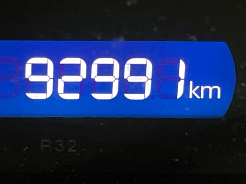 2016 Toyota Voxy DBA-ZRR80W (UW-6a4c7044d3ce6)[2]