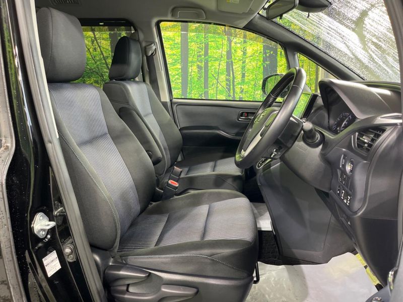 2016 Toyota Voxy DBA-ZRR80W (UW-6a4c7044d3ce6)[26]