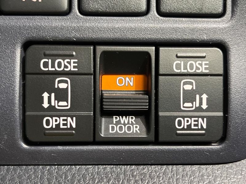 2016 Toyota Voxy DBA-ZRR80W (UW-6a4c7044d3ce6)[20]