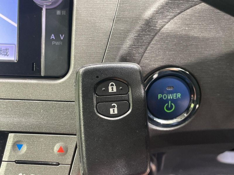 2013 Toyota Prius DAA-ZVW30 (UW-6a4c706716957)[5]