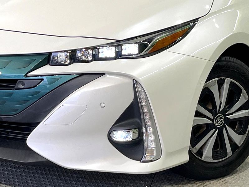 2018 Toyota Prius PHV DLA-ZVW52 (UW-6a4c70781ec30)[11]