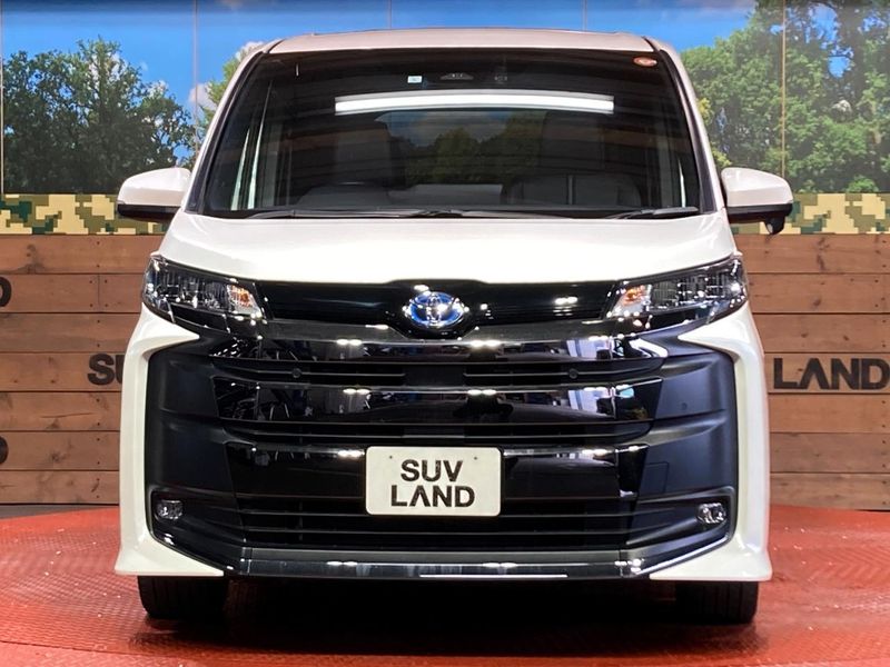 2023 Toyota Noah 6AA-ZWR90W (UW-6a4c708e16a52)[14]