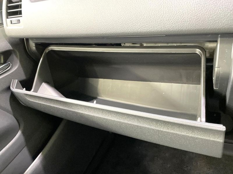 2026 Toyota Hiace Van 3DF-GDH206V (UW-6a4dbedf39981)[8]