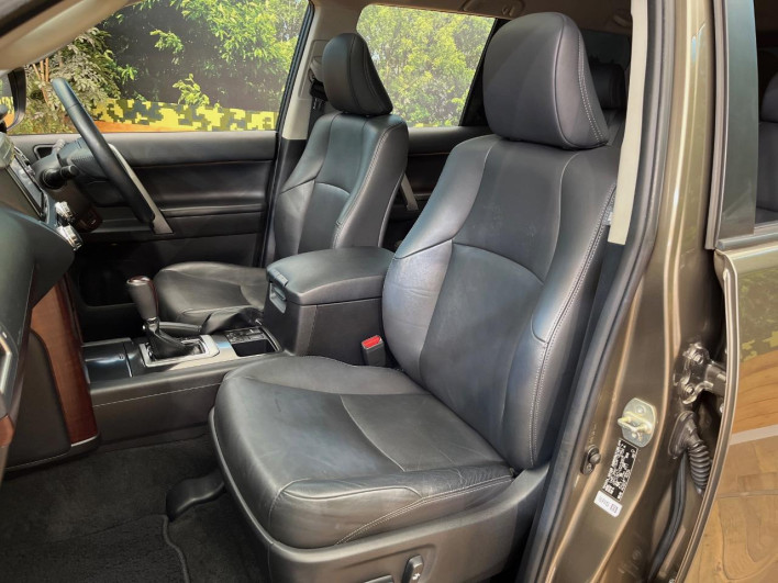 2015 Toyota Land Cruiser Prado LDA-GDJ150W (UW-6a4dbee008939)[27]