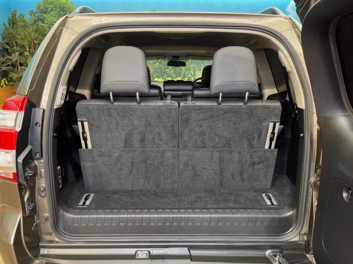 2015 Toyota Land Cruiser Prado LDA-GDJ150W (UW-6a4dbee008939)[8]