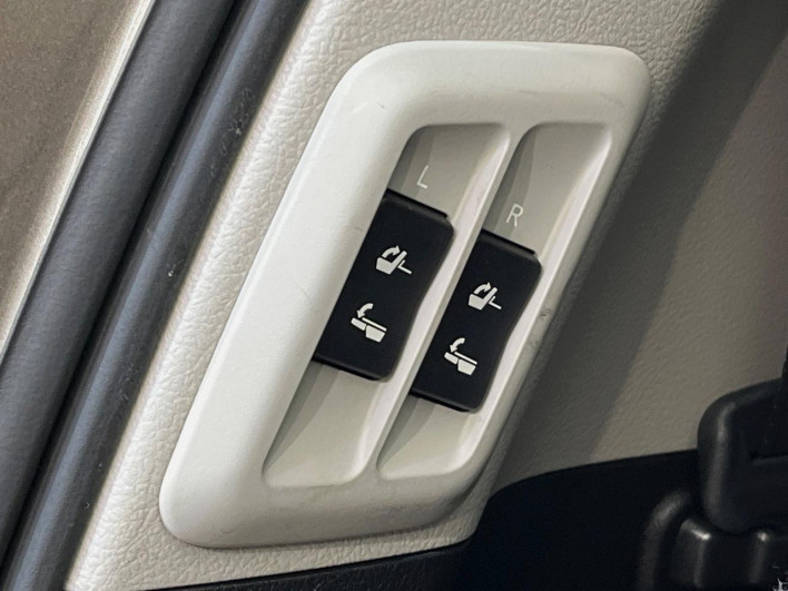 2015 Toyota Land Cruiser Prado LDA-GDJ150W (UW-6a4dbee008939)[7]