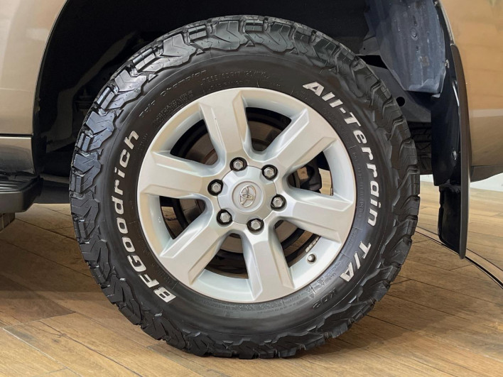 2015 Toyota Land Cruiser Prado LDA-GDJ150W (UW-6a4dbee008939)[22]