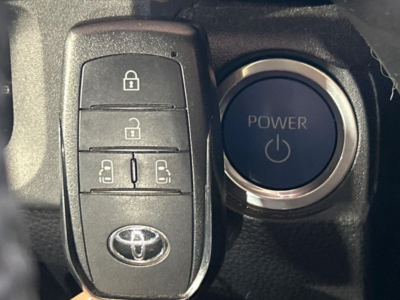 2023 Toyota Sienta 6AA-MXPL10G (UW-6a4dc0a322058)[29]