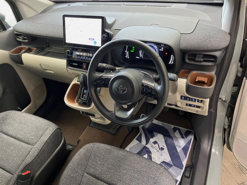 2023 Toyota Sienta 6AA-MXPL10G (UW-6a4dc0a46857b)[15]