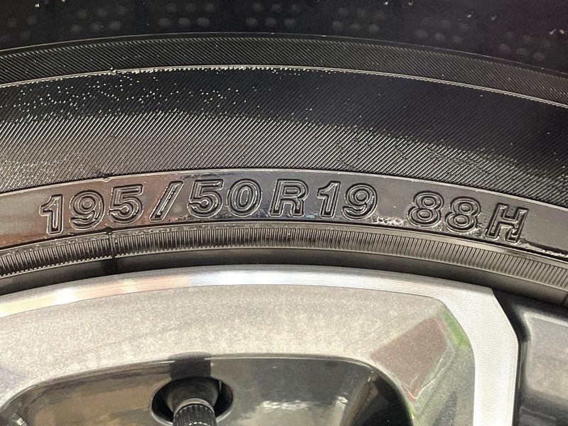 2024 Toyota Prius 6AA-MXWH60 (UW-6a4dc0bd5bb65)[28]