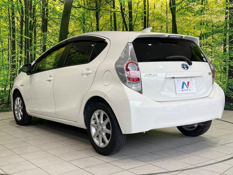2013 Toyota Aqua DAA-NHP10 (UW-6a4dc0d1cb301)[21]