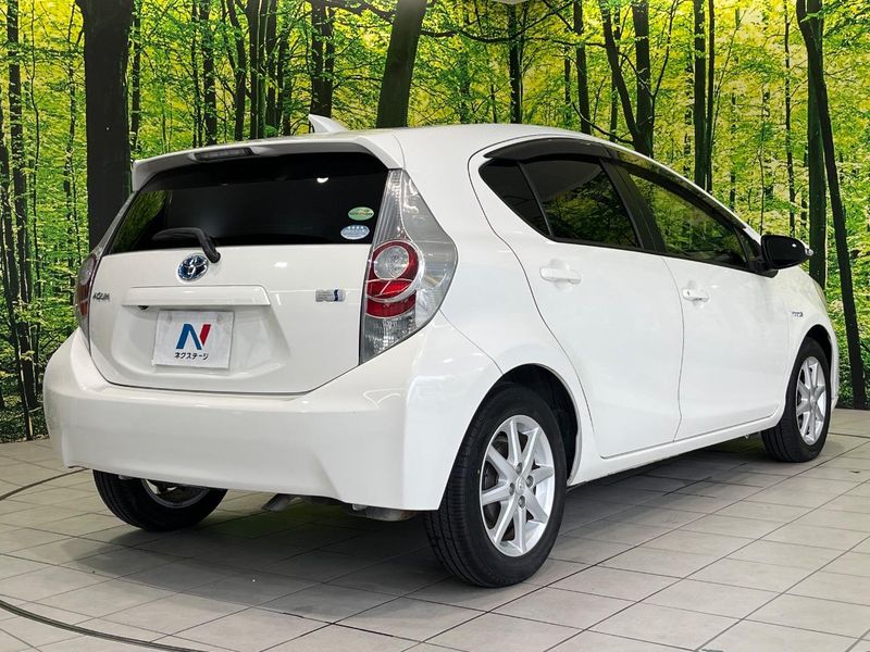 2013 Toyota Aqua DAA-NHP10 (UW-6a4dc0d1cb301)[19]