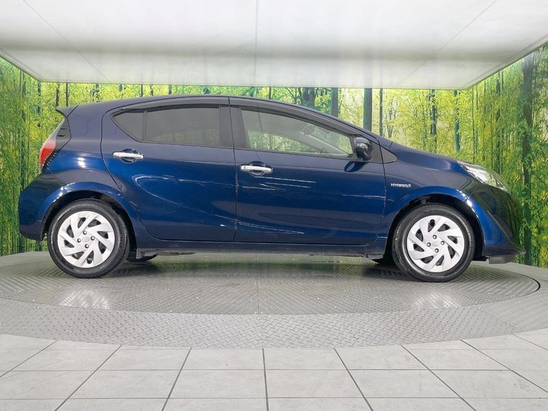 2018 Toyota Aqua DAA-NHP10 (UW-6a4dc0deb7b35)[21]