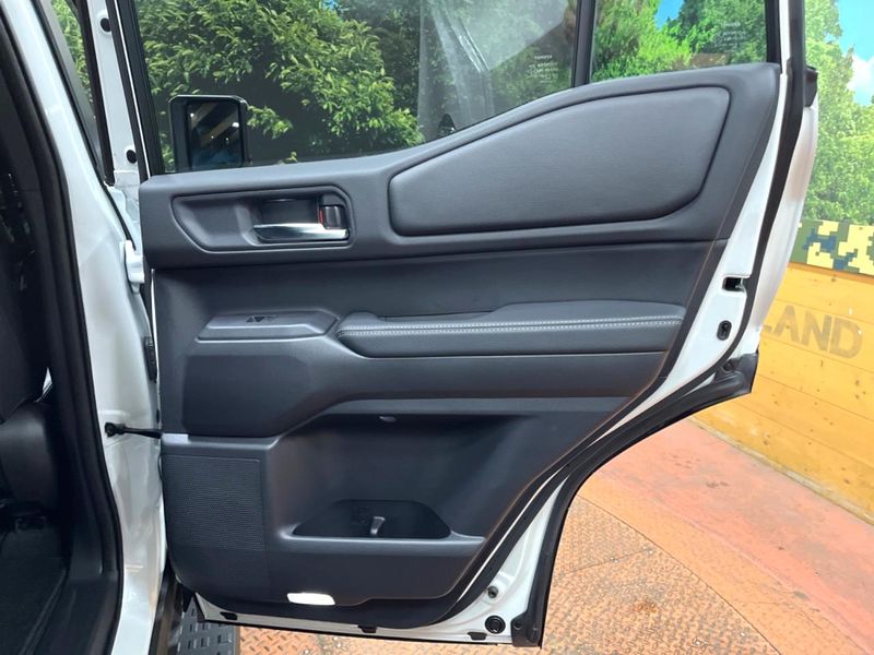 2024 Toyota Land Cruiser 250 3BA-TRJ250W (UW-6a4dc1442c62d)[20]