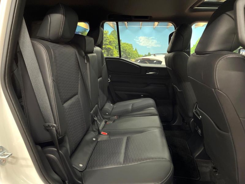 2024 Toyota Land Cruiser 250 3BA-TRJ250W (UW-6a4dc1442c62d)[21]