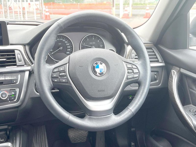 2014 BMW 3 Series LDA-3D20 (UW-6a4dc15e03056)[22]