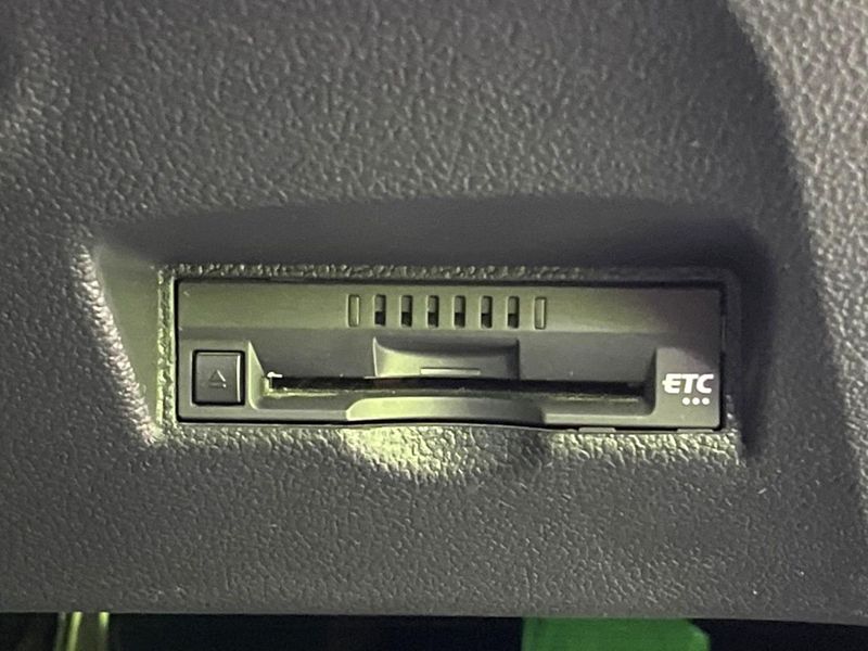 2017 Toyota Prius DAA-ZVW50 (UW-6a4dc1b55028e)[27]