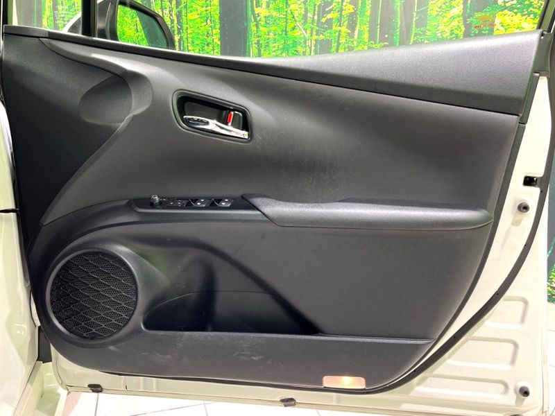 2017 Toyota Prius DAA-ZVW50 (UW-6a4dc1b55028e)[25]