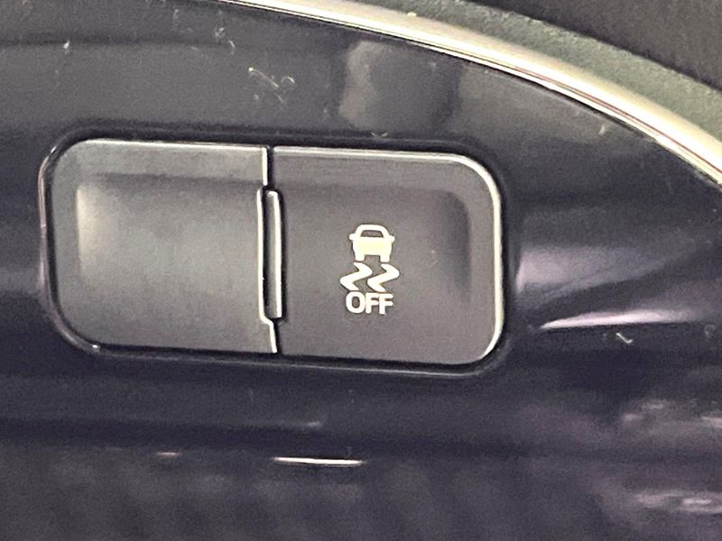 2017 Toyota Prius DAA-ZVW50 (UW-6a4dc1b55028e)[28]