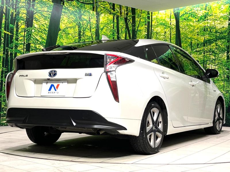 2017 Toyota Prius DAA-ZVW50 (UW-6a4dc1b55028e)[10]