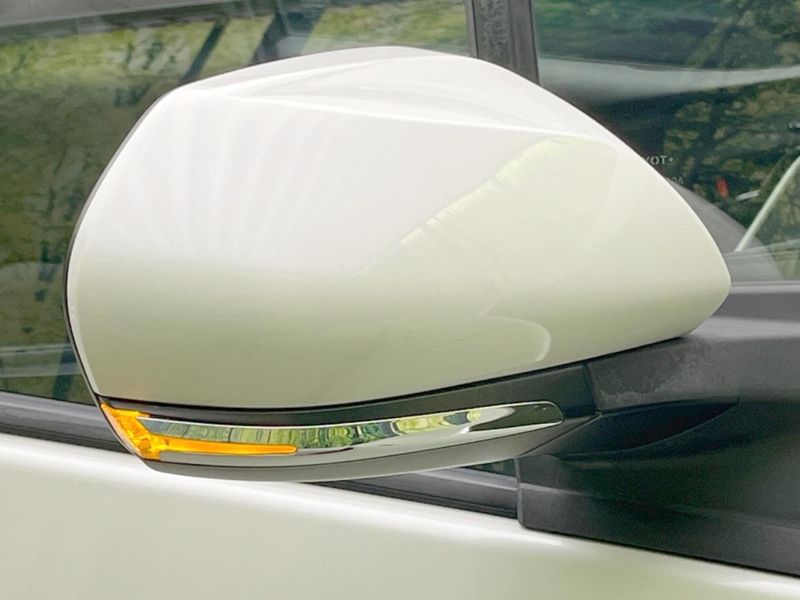 2017 Toyota Prius DAA-ZVW51 (UW-6a4dc1bb5a913)[16]
