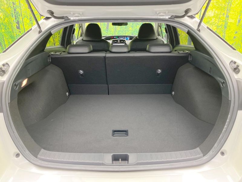 2017 Toyota Prius DAA-ZVW51 (UW-6a4dc1bb5a913)[28]