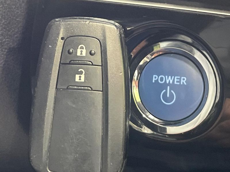 2016 Toyota Prius DAA-ZVW55 (UW-6a4dc1bd94252)[16]