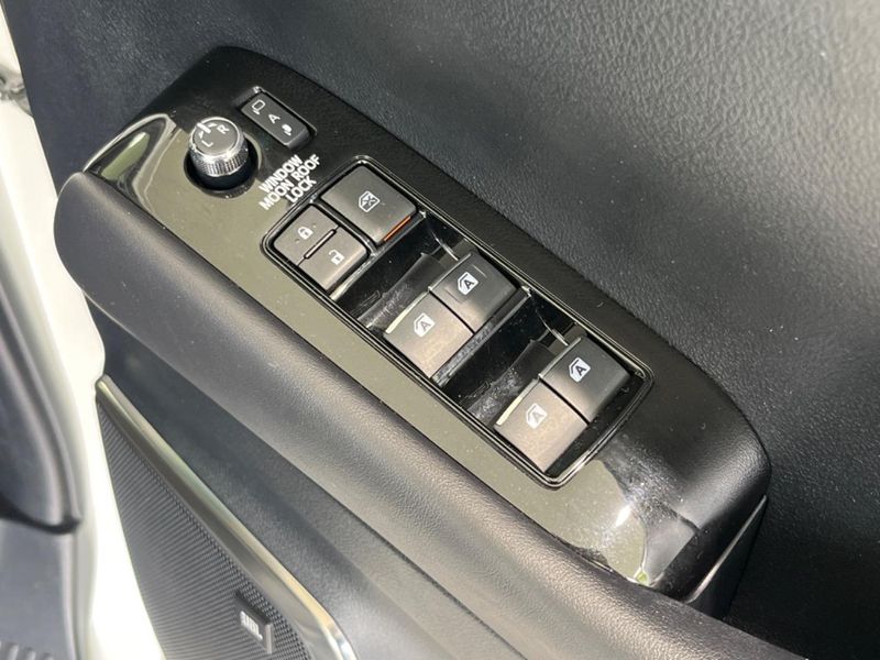 2018 Toyota Vellfire DBA-AGH30W (UW-6a4f0f7d36ae3)[23]