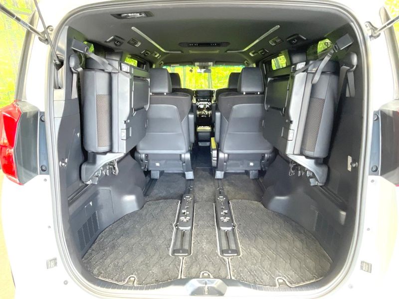 2021 Toyota Alphard 3BA-AGH30W (UW-6a4f0f8573c9e)[24]