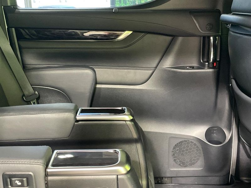 2021 Toyota Alphard 3BA-AGH30W (UW-6a4f0f8b010ec)[29]