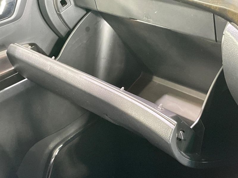 2013 Toyota Vellfire DBA-ANH20W (UW-6a4f0f98e374c)[24]