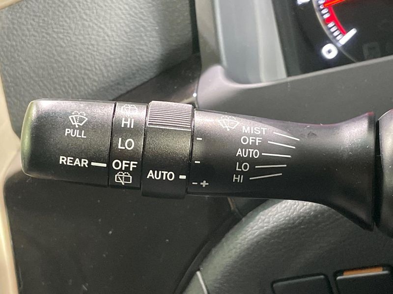 2013 Toyota Vellfire DBA-ANH20W (UW-6a4f0f98e374c)[18]