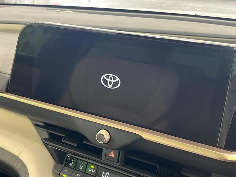 2023 Toyota Crown Crossover 6AA-AZSH35 (UW-6a4f0fc252b0a)[14]